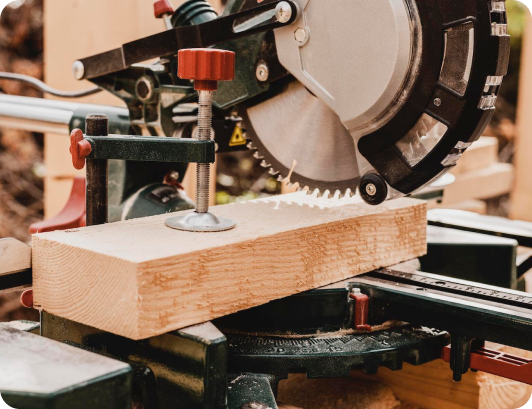 Wood cutting machine from CL